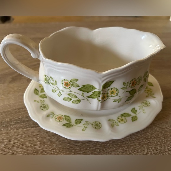VTG Petite Flora Ironstone Gravy Boat 2 Piece Boat And Dish Floral - Picture 3 of 13